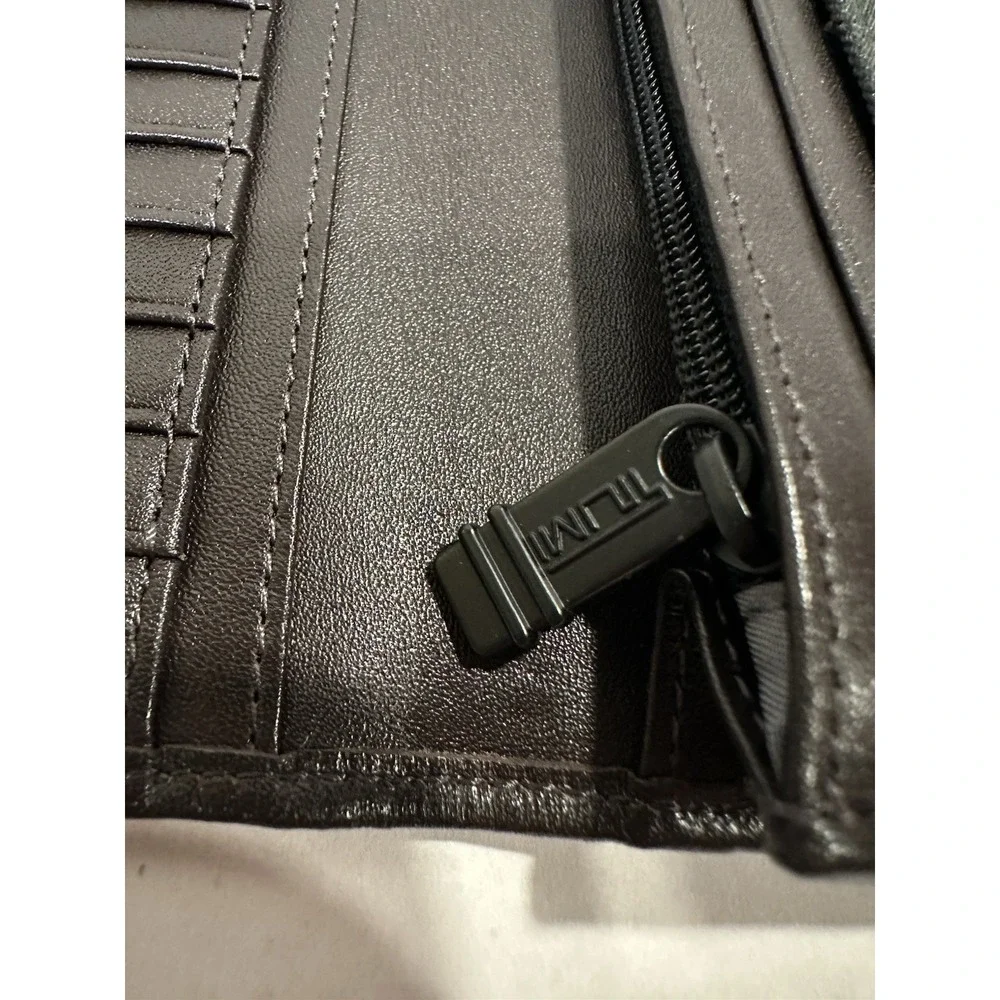 TUMI Brown Leather And Canvas Wallet Credit Card Holders Zipper New No Tags